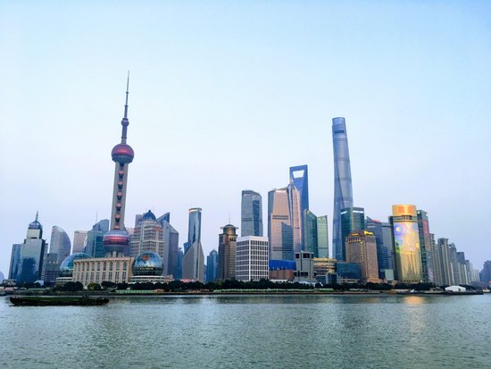 头部外资银行中国总部大楼33亿卖给拼多多!而两家股份行起高楼欲迁总部